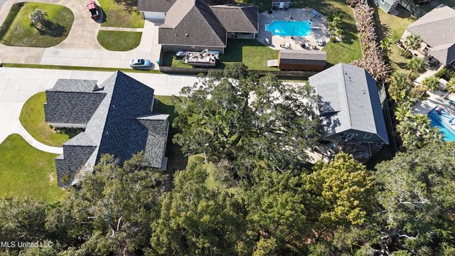 3529 Government Street, Ocean Springs, MS 39564