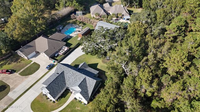 3529 Government Street, Ocean Springs, MS 39564