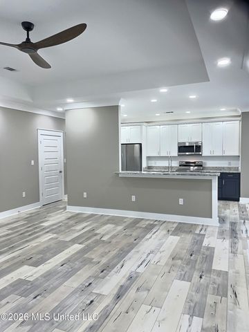 3529 Government Street, Ocean Springs, MS 39564