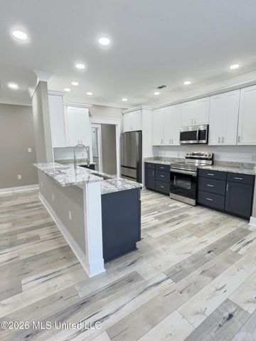 3529 Government Street, Ocean Springs, MS 39564