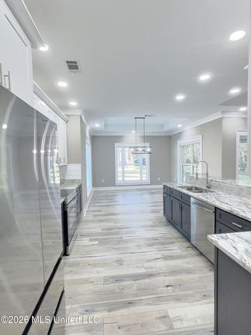 3529 Government Street, Ocean Springs, MS 39564