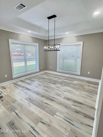 3529 Government Street, Ocean Springs, MS 39564