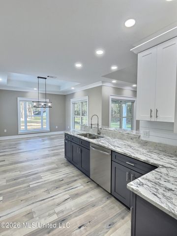 3529 Government Street, Ocean Springs, MS 39564