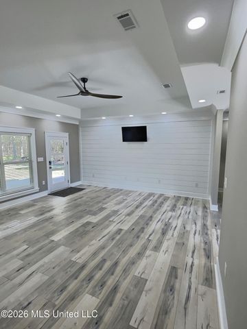 3529 Government Street, Ocean Springs, MS 39564