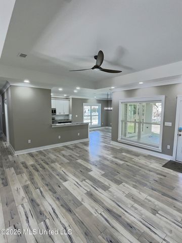 3529 Government Street, Ocean Springs, MS 39564