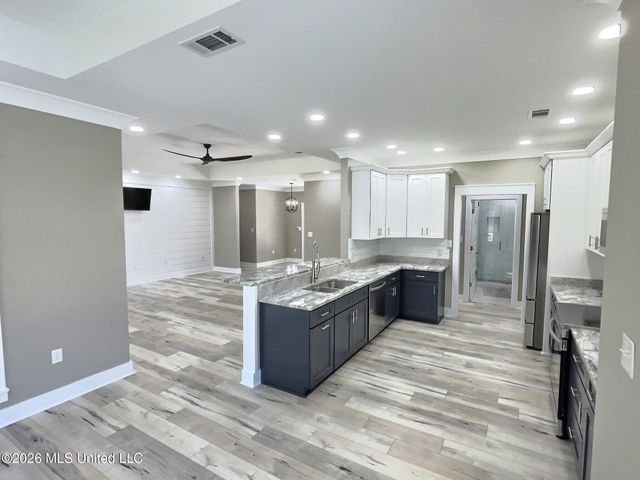 3529 Government Street, Ocean Springs, MS 39564