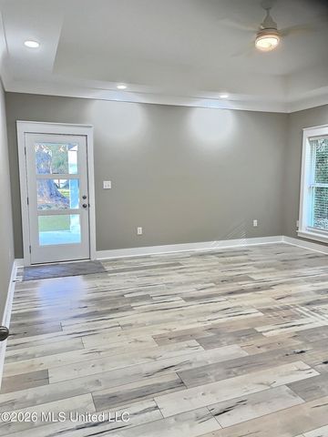 3529 Government Street, Ocean Springs, MS 39564