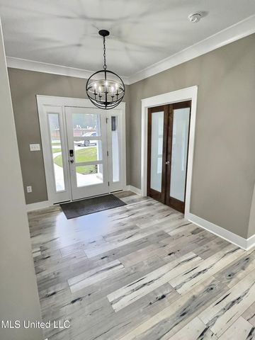 3529 Government Street, Ocean Springs, MS 39564