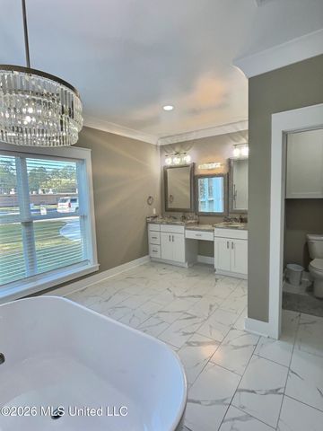 3529 Government Street, Ocean Springs, MS 39564