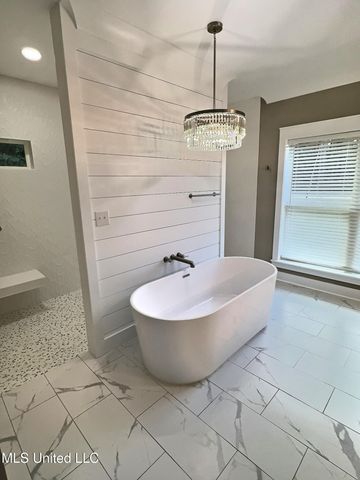 3529 Government Street, Ocean Springs, MS 39564