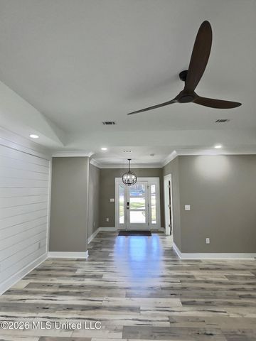 3529 Government Street, Ocean Springs, MS 39564