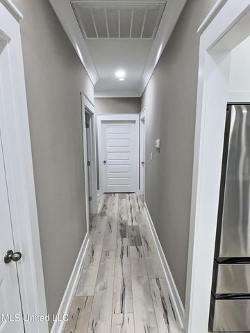 3529 Government Street, Ocean Springs, MS 39564