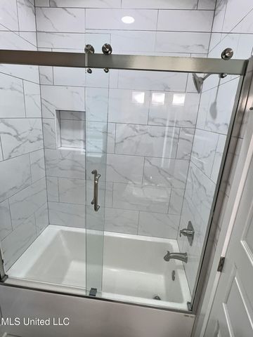 3529 Government Street, Ocean Springs, MS 39564