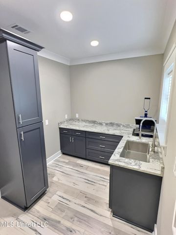 3529 Government Street, Ocean Springs, MS 39564