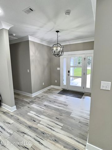 3529 Government Street, Ocean Springs, MS 39564