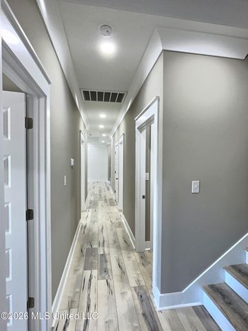 3529 Government Street, Ocean Springs, MS 39564