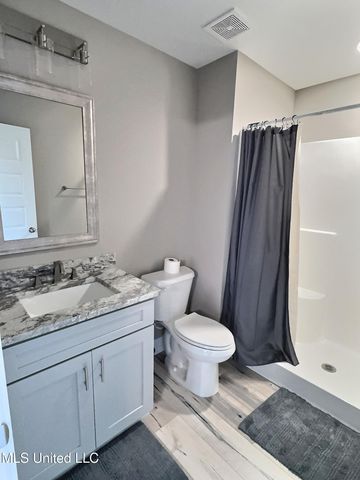 3529 Government Street, Ocean Springs, MS 39564