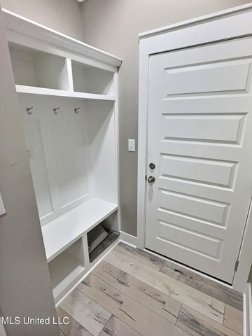 3529 Government Street, Ocean Springs, MS 39564