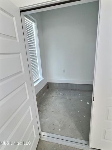 3529 Government Street, Ocean Springs, MS 39564