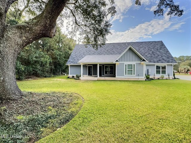 3529 Government Street, Ocean Springs, MS 39564