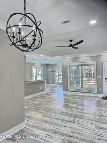 3529 Government Street, Ocean Springs, MS 39564