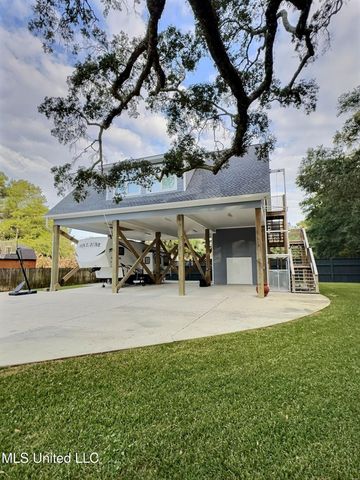 3529 Government Street, Ocean Springs, MS 39564