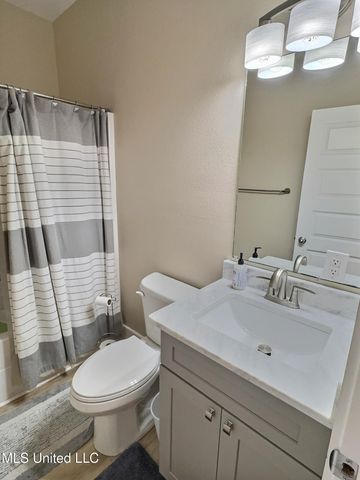 3529 Government Street, Ocean Springs, MS 39564