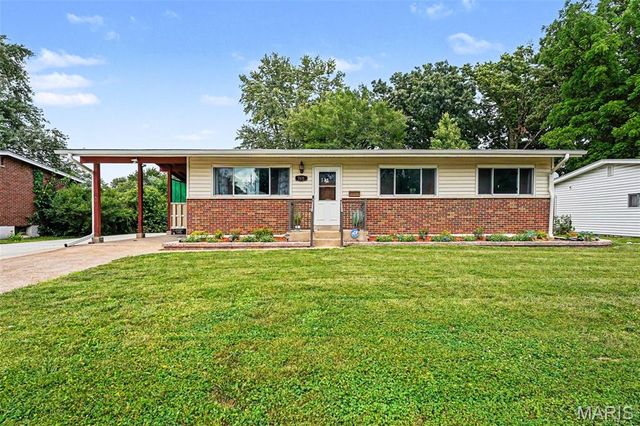 765 Kostka Lane, Florissant, MO 63031