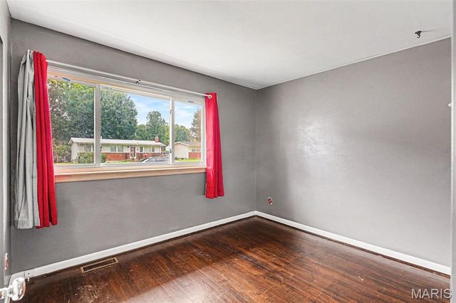 765 Kostka Lane, Florissant, MO 63031