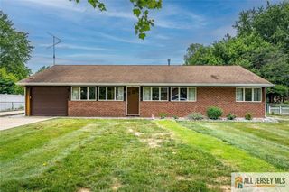 21 Tyndall Road, South Brunswick, NJ 08824