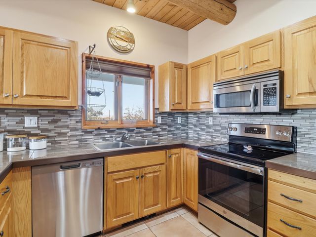 19 Aventura Road, Santa Fe, NM 87508