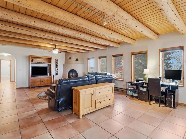19 Aventura Road, Santa Fe, NM 87508