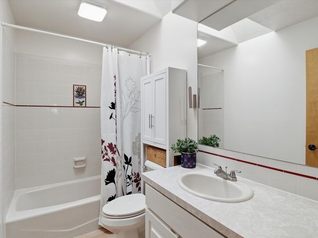 19 Aventura Road, Santa Fe, NM 87508