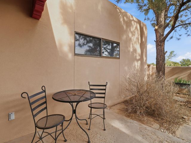 19 Aventura Road, Santa Fe, NM 87508