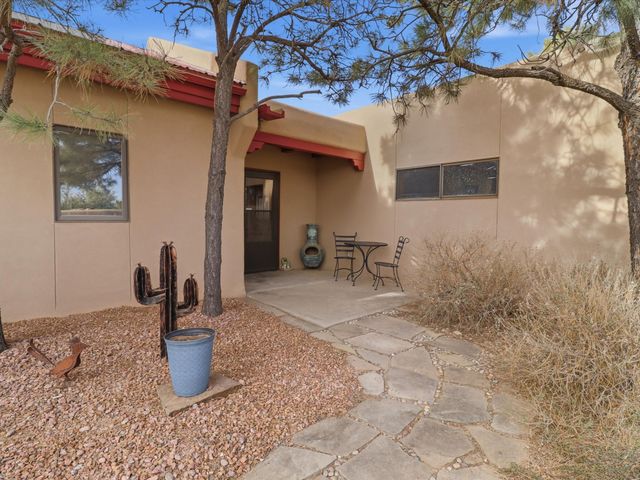 19 Aventura Road, Santa Fe, NM 87508