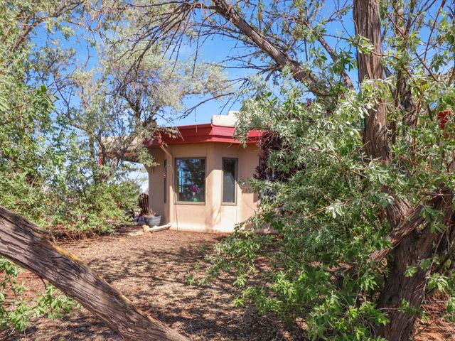 19 Aventura Road, Santa Fe, NM 87508