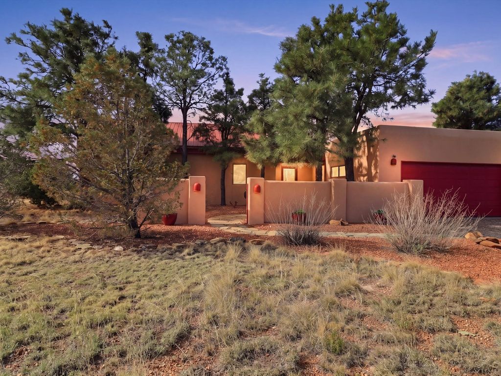 19 Aventura Road, Santa Fe, NM 87508
