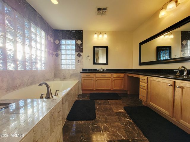 4027 E Kirkland Road, Phoenix, AZ 85050