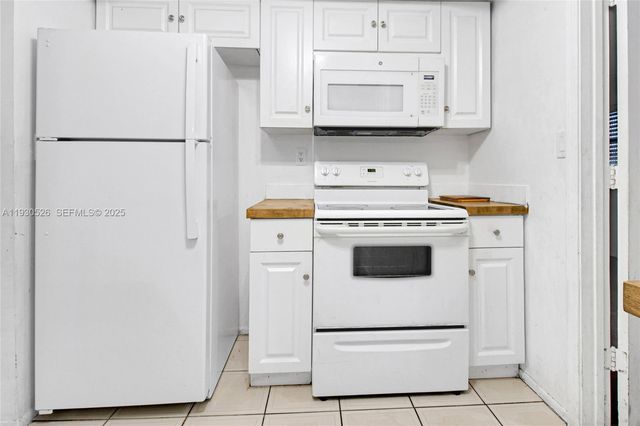 5718 NW 66th Ave, Tamarac, FL 33321