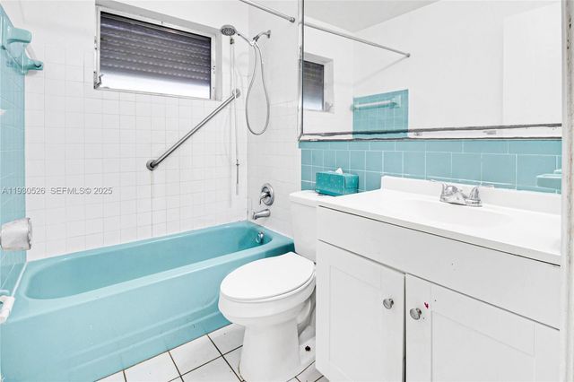 5718 NW 66th Ave, Tamarac, FL 33321