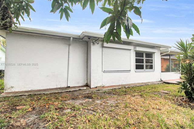 5718 NW 66th Ave, Tamarac, FL 33321