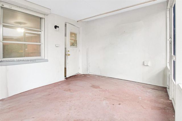 5718 NW 66th Ave, Tamarac, FL 33321