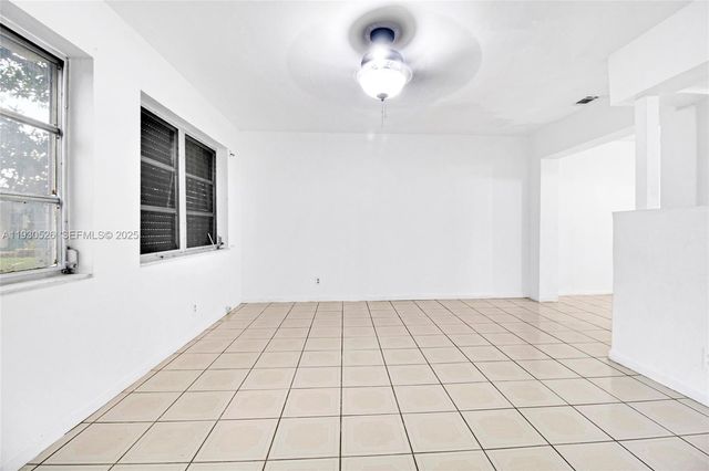 5718 NW 66th Ave, Tamarac, FL 33321