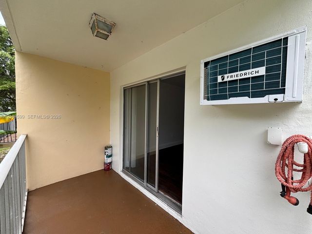 1860 Venice Park Drive 110, North Miami, FL 33181