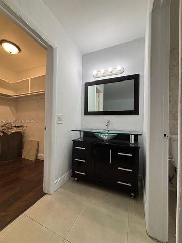 1860 Venice Park Drive 110, North Miami, FL 33181