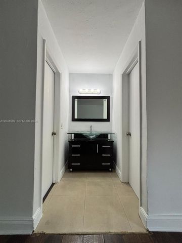 1860 Venice Park Drive 110, North Miami, FL 33181