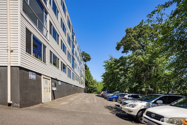 2233 NE 46th Street, Seattle, WA 98105