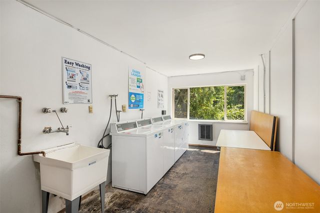 2233 NE 46th Street, Seattle, WA 98105