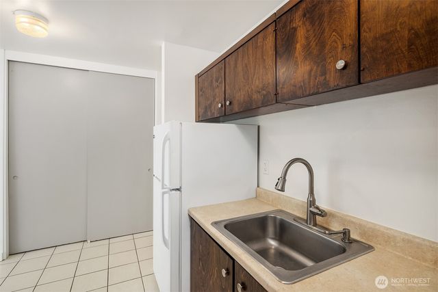 2233 NE 46th Street, Seattle, WA 98105