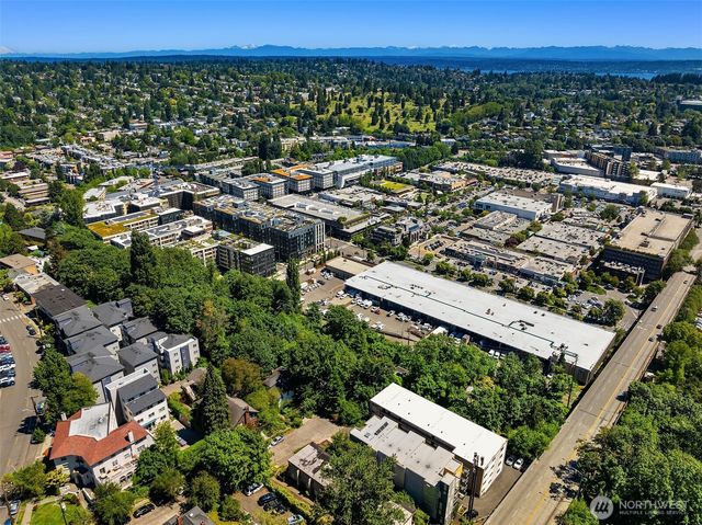 2233 NE 46th Street, Seattle, WA 98105